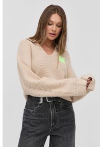Miss Sixty sweter wełniany damski kolor beżowy. Kolor: beżowy. Materiał: wełna. Długość rękawa: długi rękaw. Długość: długie. Wzór: ze splotem