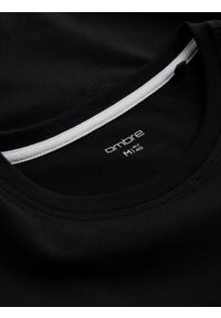 Ombre Clothing - Longsleeve męski z elastanem sygnowany z okrągłym dekoltem - czarny V3 OM-LSCL-0102 - XXL. Kolor: czarny. Materiał: elastan. Długość rękawa: długi rękaw. Wzór: jednolity, gładki. Styl: klasyczny #9