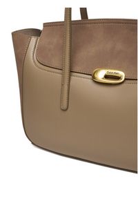 Calvin Klein Torebka Hardware Brushed Flap Tote Bag LV04F3336G Beżowy. Kolor: beżowy. Materiał: skórzane #3
