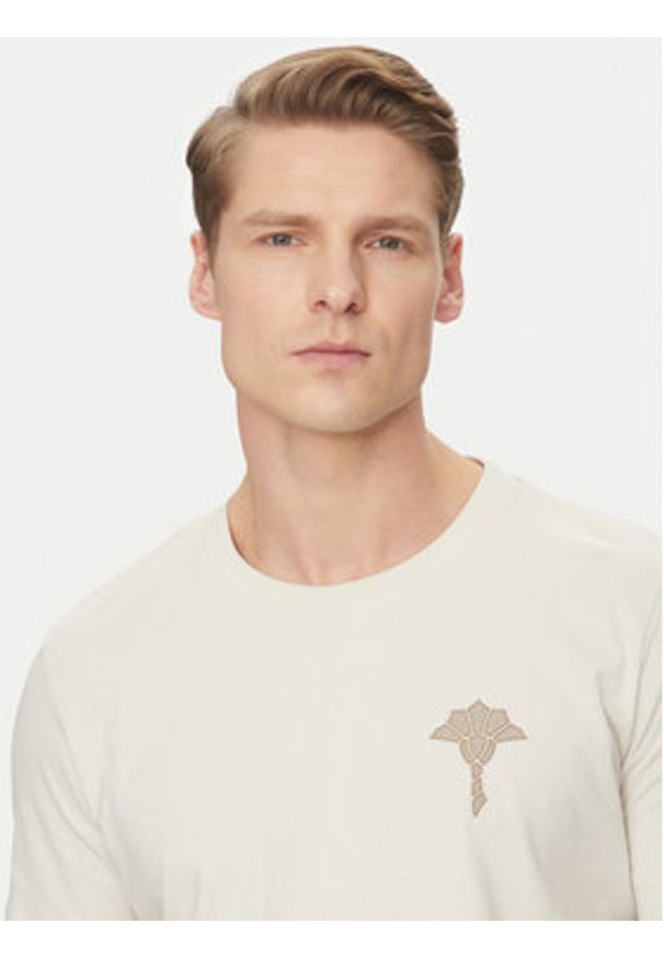 JOOP! T-Shirt 17 JJ-03Brisko 10017941 30044674 Beżowy Regular Fit. Kolor: beżowy. Materiał: bawełna