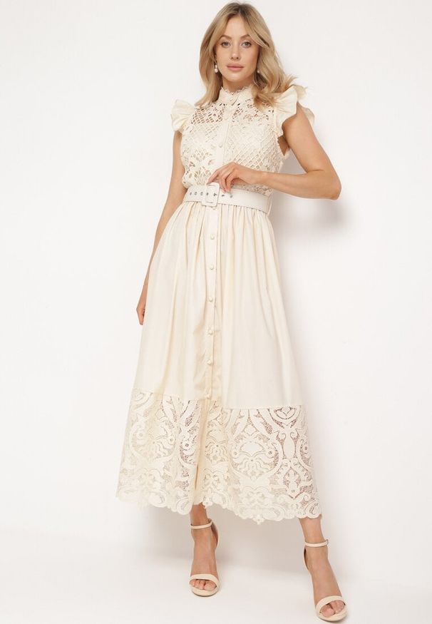 Born2be - Beżowa Sukienka Ażurowa o Koszulowym Kroju z Paskiem z Ekoskóry Trija. Okazja: na imprezę, na co dzień. Kolor: beżowy. Wzór: ażurowy. Typ sukienki: koszulowe. Styl: casual, elegancki