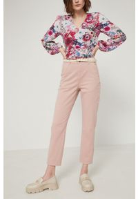 medicine - Medicine Spodnie damskie kolor różowy proste high waist. Okazja: na co dzień. Stan: podwyższony. Kolor: różowy. Styl: casual #1