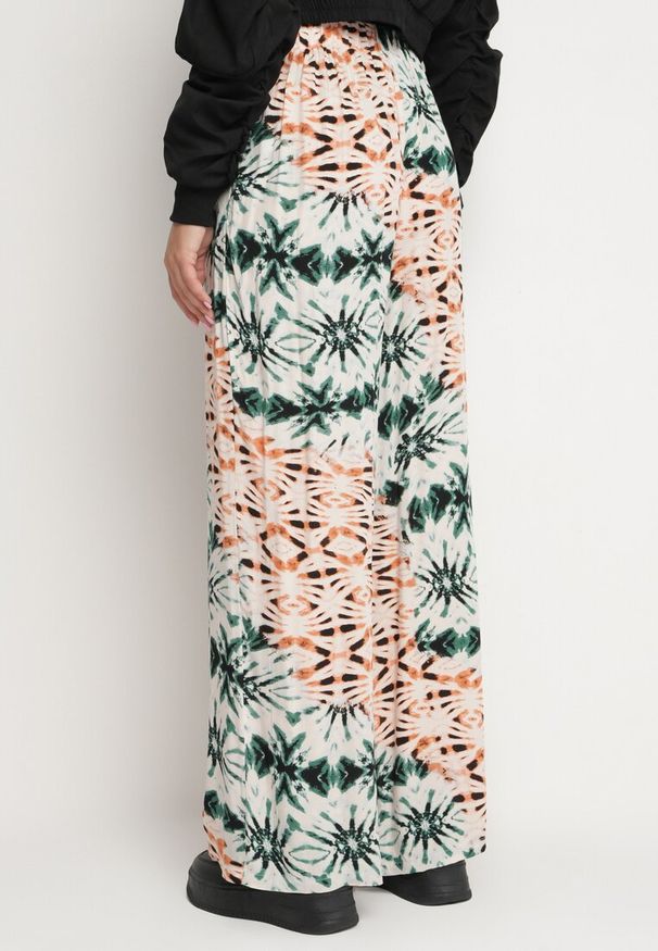 Born2be - Zielono-Beżowe Spodnie Szerokie w Abstrakcyjny Wzór z Wiskozy Averina. Okazja: na co dzień. Kolor: zielony. Materiał: wiskoza. Styl: casual, klasyczny