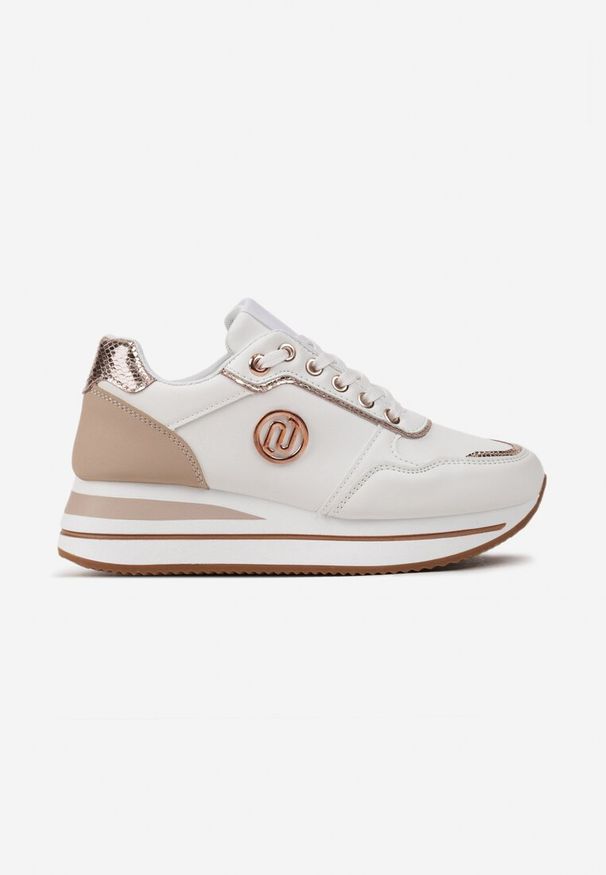 Born2be - Biało-Szampańskie Sneakersy na Platformie z Lamówką Ozdobione Naszywką Liseart. Kolor: biały. Wzór: aplikacja. Obcas: na platformie