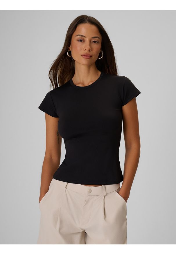 4f - 4F T-shirt slim gładki damski - czarny M. Okazja: na co dzień. Kolor: czarny. Materiał: tkanina. Wzór: gładki. Styl: casual, klasyczny