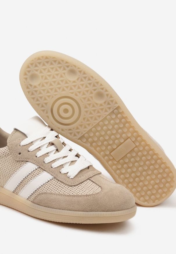 Born2be - Beżowe Skórzane Sneakersy z Geometrycznym Wzorem Nanovia. Okazja: na co dzień. Kolor: beżowy. Materiał: skóra. Wzór: geometria