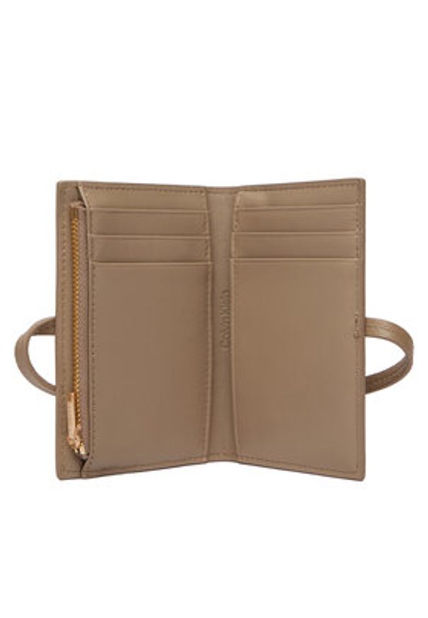 Calvin Klein Portfel Emblem Hw Pebble Wallet On Strap LV04F1130G Beżowy. Kolor: beżowy. Materiał: skóra