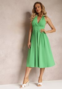 Renee - Zielona Rozkloszowana Sukienka Midi z Wiązaniem na Szyi Phinadi. Kolor: zielony. Materiał: tkanina. Sezon: lato. Długość: midi #1