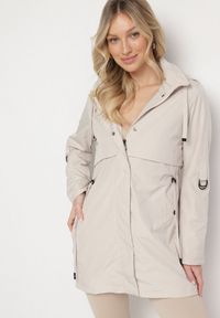 Born2be - Jasnobeżowa Kurtka Parka z Kapturem Odpinanym w Stylu Utility Janiora. Okazja: na co dzień. Typ kołnierza: kaptur. Kolor: beżowy. Długość rękawa: długi rękaw. Długość: długie. Styl: casual, klasyczny #2