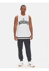 Adidas - adidas Tank top Seasonal Essentials US Sport JD8088 Biały Regular Fit. Kolor: biały. Materiał: syntetyk. Styl: sportowy