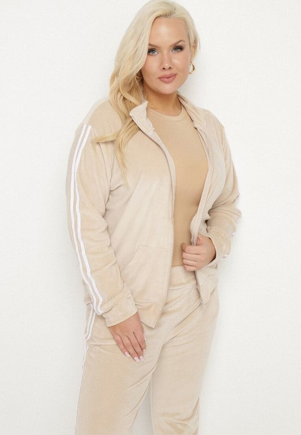 Born2be - Beżowy Komplet Dresowy Rozpinana Bluza z Paskami i Spodnie Dorwia. Kolor: beżowy. Materiał: dresówka. Wzór: aplikacja