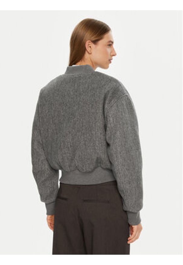 Replay - REPLAY Kurtka bomber W7860 .000.85010 Szary Regular Fit. Kolor: szary. Materiał: syntetyk