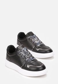 Renee - Czarne Sneakersy z Kolorowymi Sznurówkami i Metalicznymi Wstawkami Lania. Kolor: czarny. Wzór: kolorowy #4