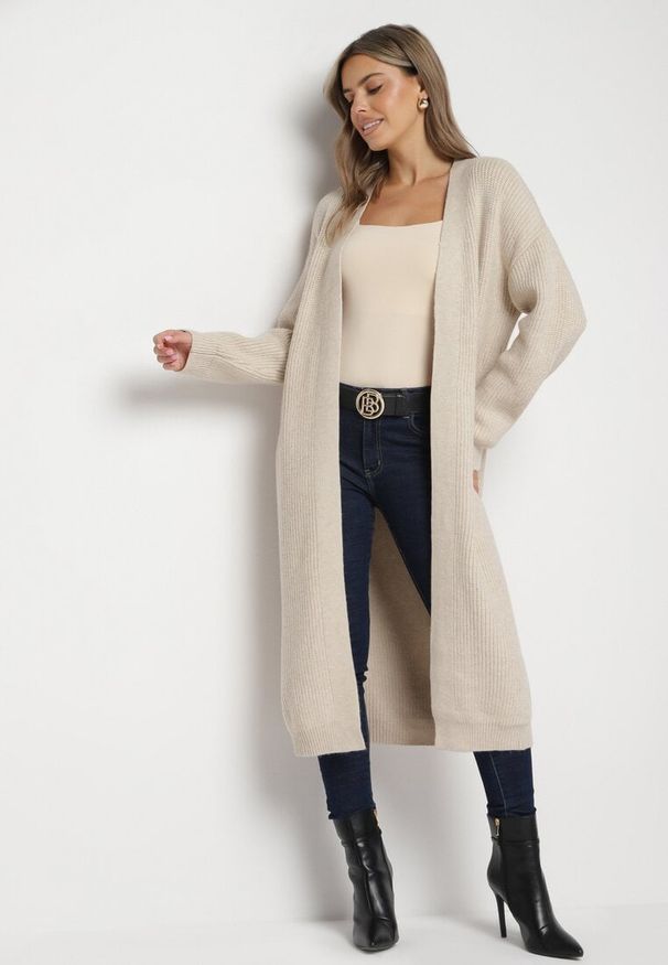 Born2be - Beżowy Klasyczny Długi Kardigan Niezapinany ze Ściągaczami przy Rękawach Arstel. Okazja: na co dzień, do pracy. Kolor: beżowy. Materiał: jeans. Długość: długie. Styl: klasyczny