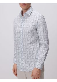 Reserved - Koszula slim fit w drobne kwiaty - jasnoniebieski. Kolor: niebieski. Materiał: bawełna, tkanina. Wzór: kwiaty #1