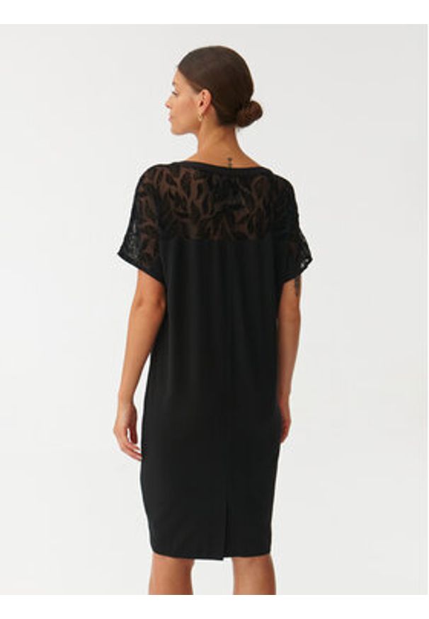 Tatuum Sukienka codzienna Owera T2322.201 Czarny Relaxed Fit. Okazja: na co dzień. Kolor: czarny. Materiał: syntetyk. Typ sukienki: proste. Styl: casual