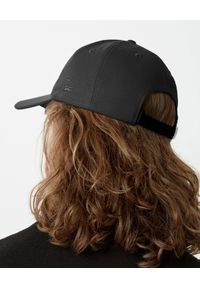 CANADA GOOSE - Czarna czapka z daszkiem. Kolor: czarny. Materiał: żakard. Wzór: haft. Sezon: lato, zima #2