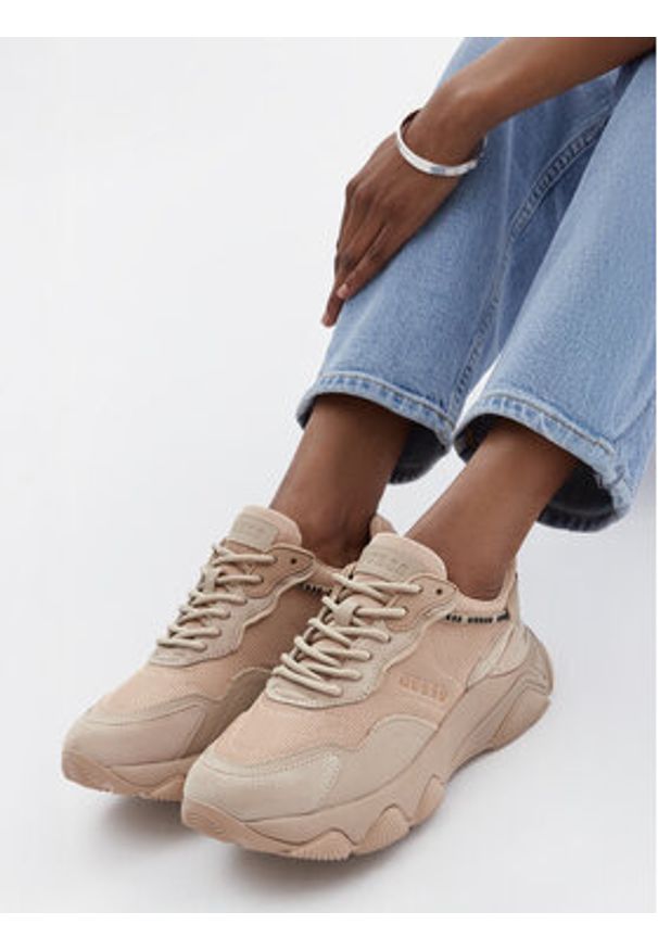 Guess Sneakersy Micola FL7MIC LEA12 Beżowy. Kolor: beżowy. Materiał: materiał