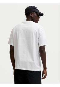 Jack & Jones T-Shirt Club Badge 12295036 Biały Regular Fit. Kolor: biały. Materiał: bawełna #5