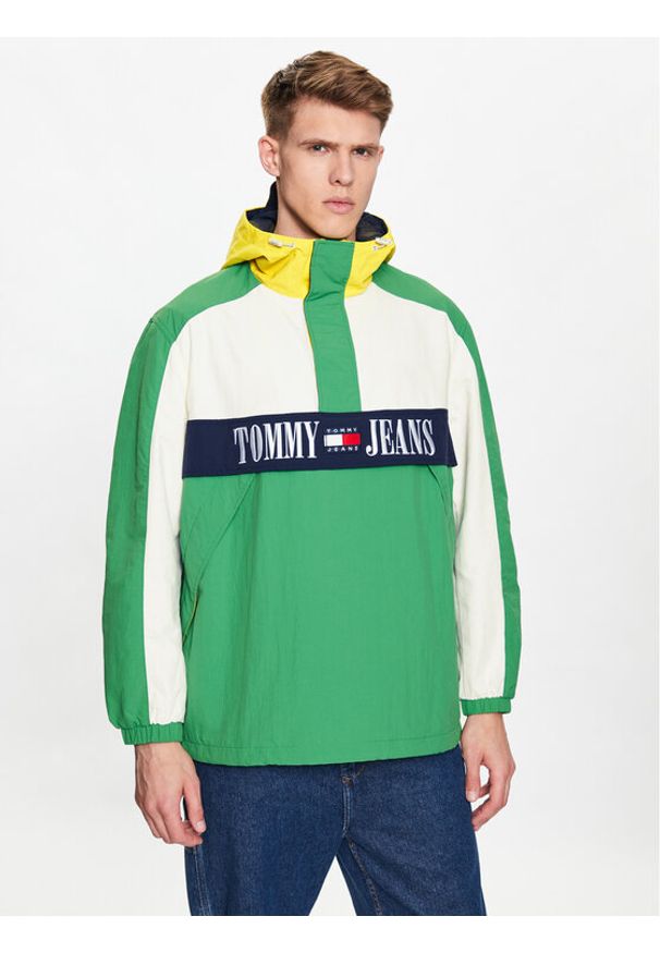 Tommy Jeans Kurtka anorak Chicago Archive DM0DM15912 Zielony Relaxed Fit. Kolor: zielony. Materiał: syntetyk