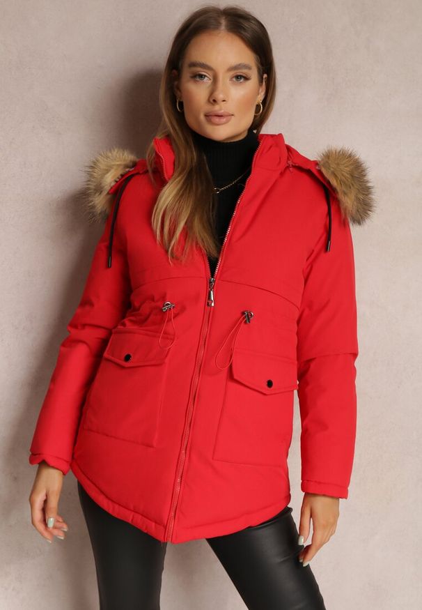 Renee - Czerwona Kurtka Parka z Odpinanym Kapturem i Futerkiem Veazee. Okazja: na co dzień. Kolor: czerwony. Materiał: futro. Sezon: zima. Styl: klasyczny, elegancki, casual