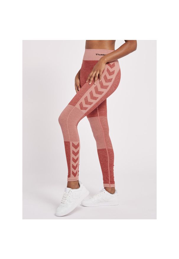 Damskie legginsy mid-rise Hummel Clea. Kolor: czerwony, fioletowy, różowy, wielokolorowy. Sport: joga i pilates