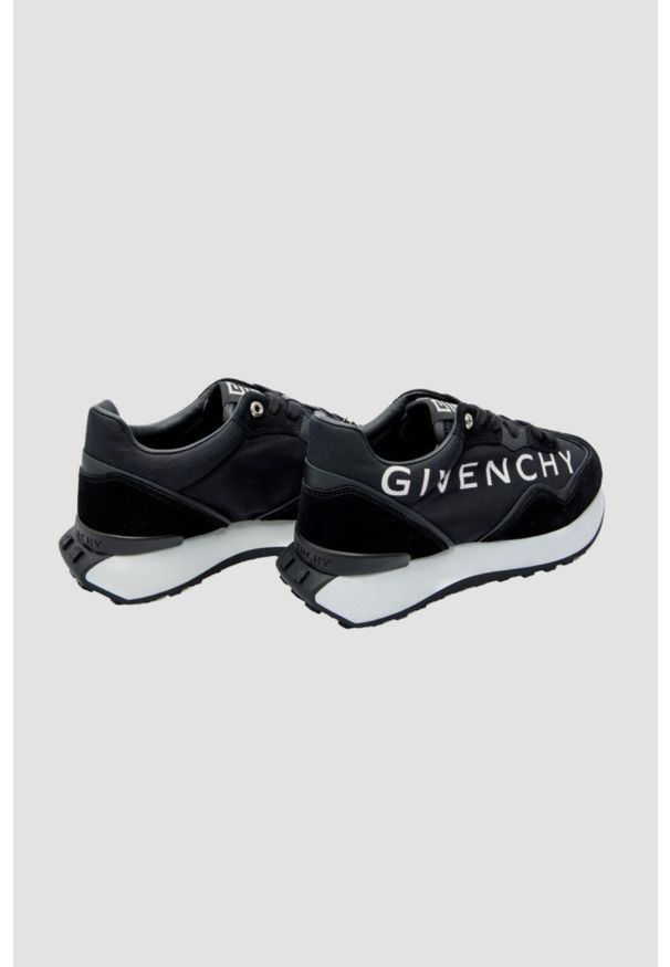 Givenchy - GIVENCHY Czarne sneakersy GIV RUNNER LIGHT, Rozmiar 43,5. Kolor: czarny