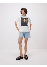 Reserved - T-shirt z nadrukiem - złamana biel. Materiał: bawełna, dzianina. Wzór: nadruk