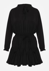 Born2be - Czarna Rozkloszowana Sukienka z Wiskozą Zdobiona Falbanami i Wiązaniem Lerienatia. Okazja: na co dzień. Kolor: czarny. Materiał: wiskoza. Wzór: aplikacja. Styl: casual, klasyczny, elegancki #8