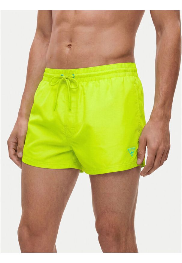 Guess Szorty kąpielowe F6GT25 WG282 SHORT Żółty Regular Fit. Kolor: żółty. Materiał: syntetyk