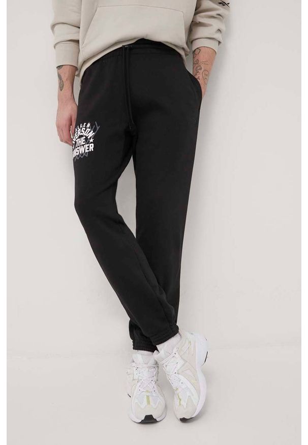 Reebok Classic spodnie HB1191 męskie kolor czarny gładkie. Kolor: czarny. Materiał: bawełna. Wzór: gładki
