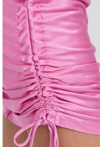 BARDOT - Bardot Sukienka kolor różowy mini dopasowana. Kolor: różowy. Materiał: tkanina. Długość rękawa: na ramiączkach. Wzór: gładki. Typ sukienki: dopasowane. Długość: mini