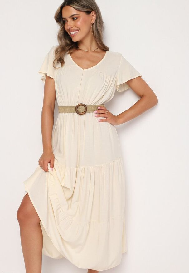 Born2be - Jasnobeżowa Sukienka z Wiskozy o Rozkloszowanym Kroju Folky. Okazja: na co dzień. Typ kołnierza: dekolt w kształcie V. Kolor: beżowy. Materiał: wiskoza. Styl: casual, elegancki