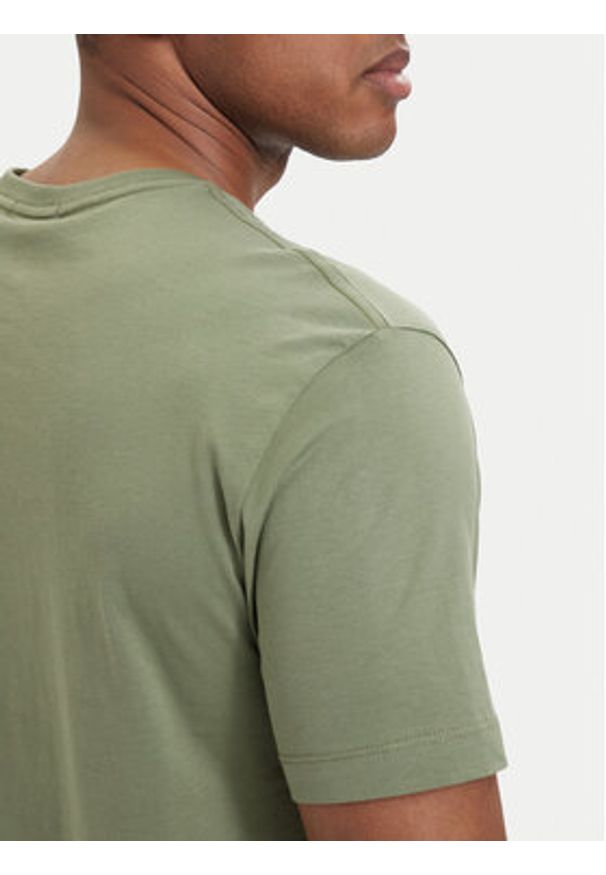 GANT - Gant T-Shirt Shield 2003184 Zielony ciemny Regular Fit. Kolor: zielony. Materiał: bawełna