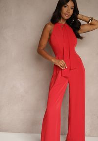 Renee - Czerwony Kombinezon Wide Leg z Ozdobnym Wiązaniem przy Szyi Silelia. Okazja: na co dzień. Kolor: czerwony. Długość rękawa: bez rękawów. Styl: klasyczny, elegancki, casual