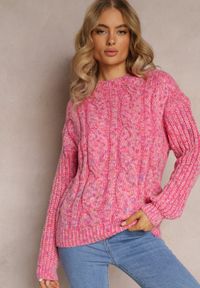 Renee - Fuksjowy Sweter w Warkoczykowy Splot Salvio. Kolor: różowy. Materiał: tkanina, dzianina. Długość rękawa: długi rękaw. Długość: długie. Wzór: ze splotem. Styl: klasyczny #2
