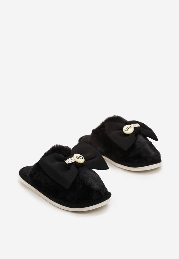 Born2be - Czarne Kapcie z Futerka z Szeroką Kokardką Mulleris. Kolor: czarny. Materiał: futro