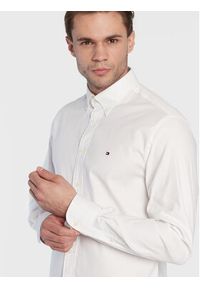 TOMMY HILFIGER - Tommy Hilfiger Koszula MW0MW29969 Biały Regular Fit. Kolor: biały. Materiał: bawełna #4