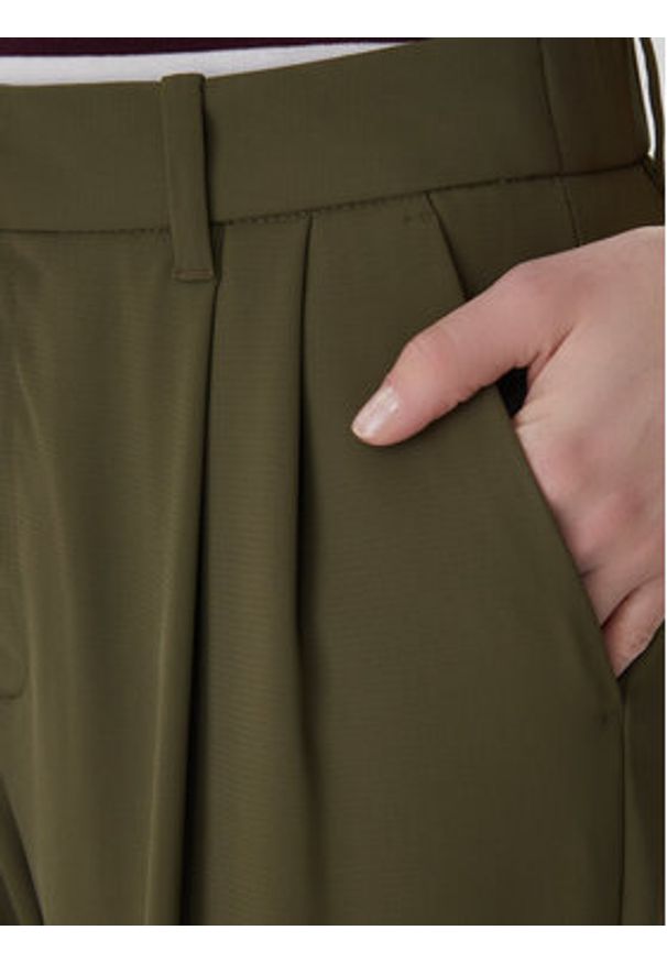 GAP - Gap Spodnie materiałowe 855968-02 Zielony Straight Fit. Kolor: zielony. Materiał: syntetyk