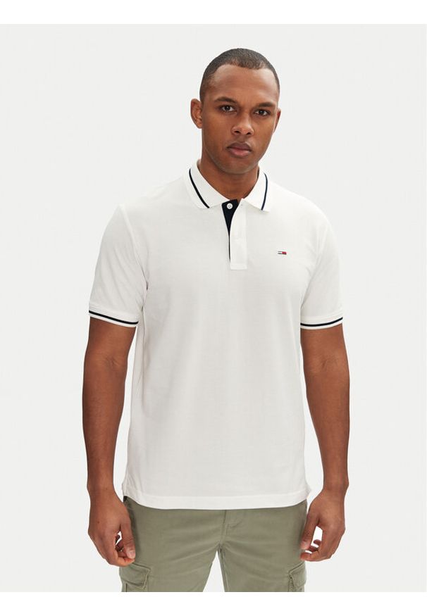 Tommy Jeans Polo DM0DM20745 Biały Regular Fit. Typ kołnierza: polo. Kolor: biały. Materiał: bawełna