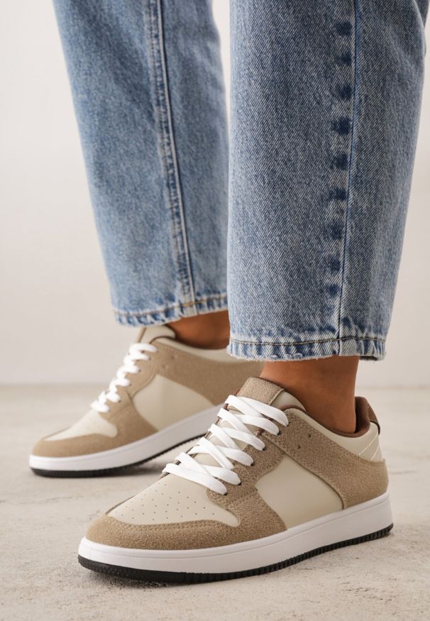 Born2be - Ciemnobeżowe Sneakersy Ozdobione Perforacją Isselina. Okazja: na spacer, na co dzień. Kolor: beżowy. Wzór: aplikacja. Sport: turystyka piesza