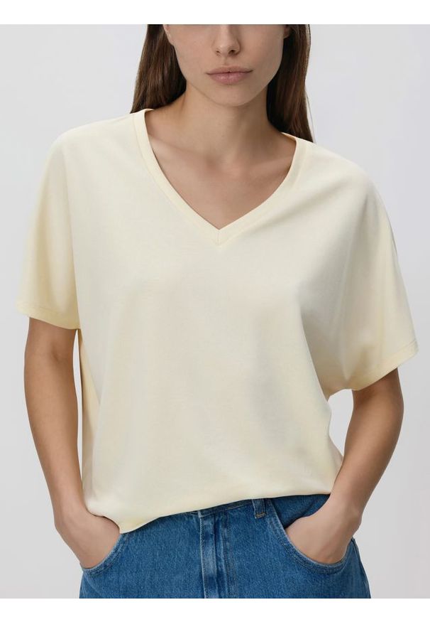 Reserved - T-shirt z modalem - jasnożółty. Kolor: żółty. Materiał: dzianina