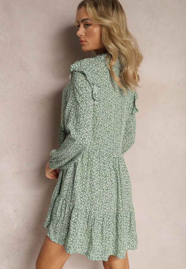 Renee - Zielona Mini Sukienka o Rozkloszowanym Kroju w Kwiaty z Falbankami Limrena. Typ kołnierza: kołnierz z falbankami. Kolor: zielony. Wzór: kwiaty. Sezon: lato. Długość: mini