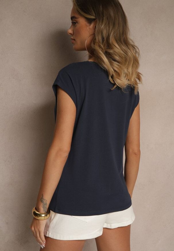 Renee - Granatowy T-shirt z Bawełny Ozdobiony Koronką Ralienne. Okazja: na co dzień. Kolor: niebieski. Materiał: bawełna, koronka. Wzór: aplikacja, koronka. Styl: casual