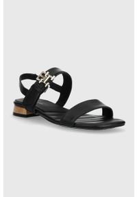 TOMMY HILFIGER - Tommy Hilfiger sandały skórzane HARDWARE FLAT SANDAL damskie kolor czarny FW0FW07094. Kolor: czarny. Materiał: skóra. Wzór: gładki #3
