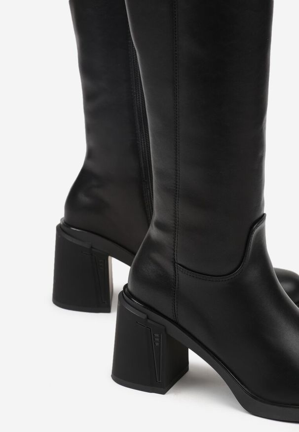 Renee - Czarne Kozaki VICES na Słupku ze Skóry Naturalnej Fezenna. Kolor: czarny. Materiał: skóra. Obcas: na słupku. Styl: elegancki. Wysokość obcasa: średni