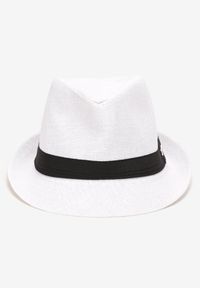 Born2be - Biała Pleciony Kapelusz Fedora z Kontrastową Taśmą Zanatia. Kolor: biały