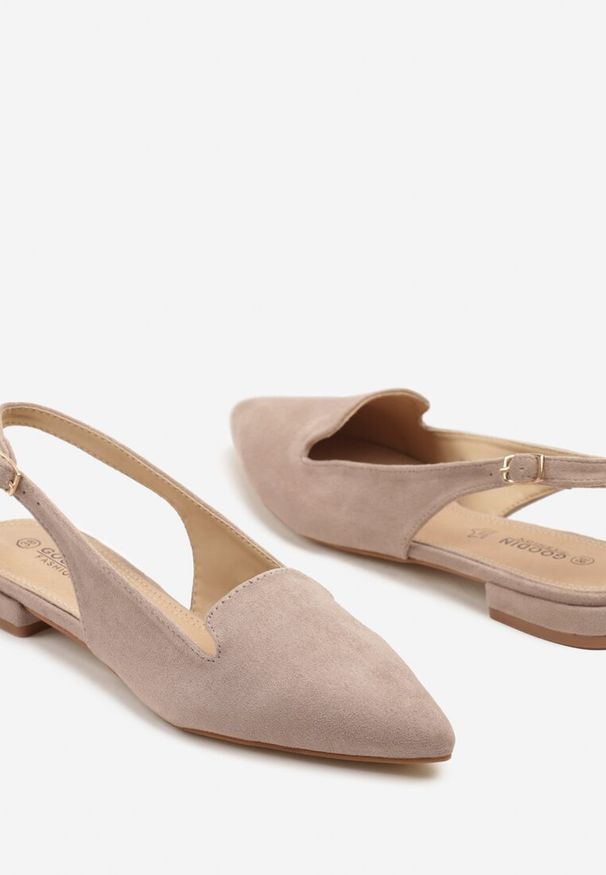 Renee - Beżowe Sandały Typu Slingback ze Skórzaną Wkładką Ozdobione Wycięciami Nurindra. Okazja: na co dzień, na randkę. Zapięcie: sprzączka. Kolor: beżowy. Wzór: aplikacja. Materiał: skóra. Sezon: lato, wiosna. Obcas: na obcasie. Styl: klasyczny, elegancki, casual. Wysokość obcasa: niski