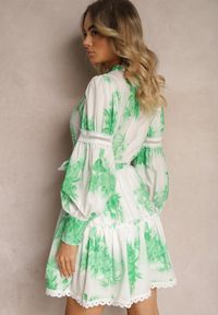 Renee - Zielona Rozkloszowana Sukienka Mini z Gumką w Talii i Kokardkami Leenona. Typ kołnierza: kokarda. Kolor: zielony. Materiał: materiał. Wzór: aplikacja, kwiaty. Typ sukienki: rozkloszowane. Długość: mini #5