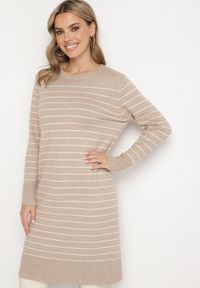 Born2be - Beżowa Sukienka w Paski z Dzianiny z Wiskozą o Prostym Kroju ze Ściągaczami Delirae. Okazja: na co dzień, na spotkanie biznesowe, do pracy. Kolor: beżowy. Materiał: wiskoza, dzianina. Wzór: paski. Typ sukienki: proste. Styl: biznesowy, casual, elegancki, klasyczny #1